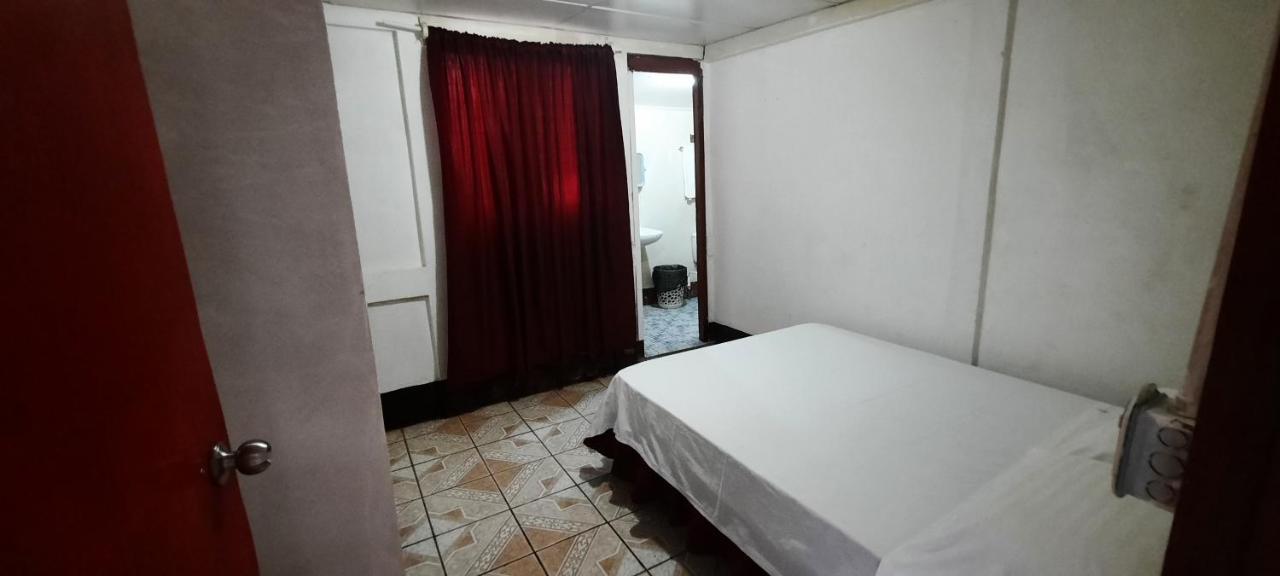 Tropical Dreams Hostel South End Εξωτερικό φωτογραφία